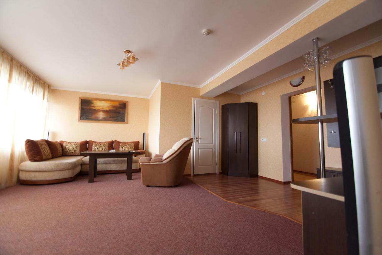 Hotel Prietenia Bender Eksteriør bilde